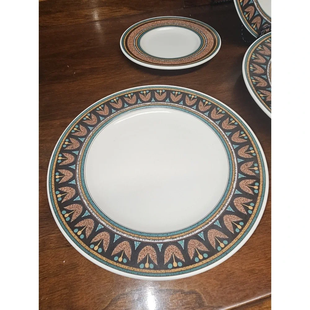 Mikasa Intaglio BAVARIA CAC63‎ 1 Place Setting Dinnerware 5 pc Stoneware Autumn